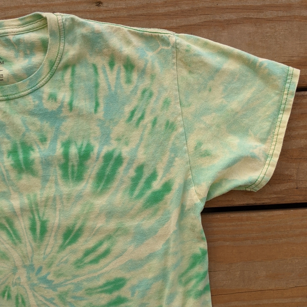✨3/$10✨Women's Reverse Dye Tee - Picture 3 of 8